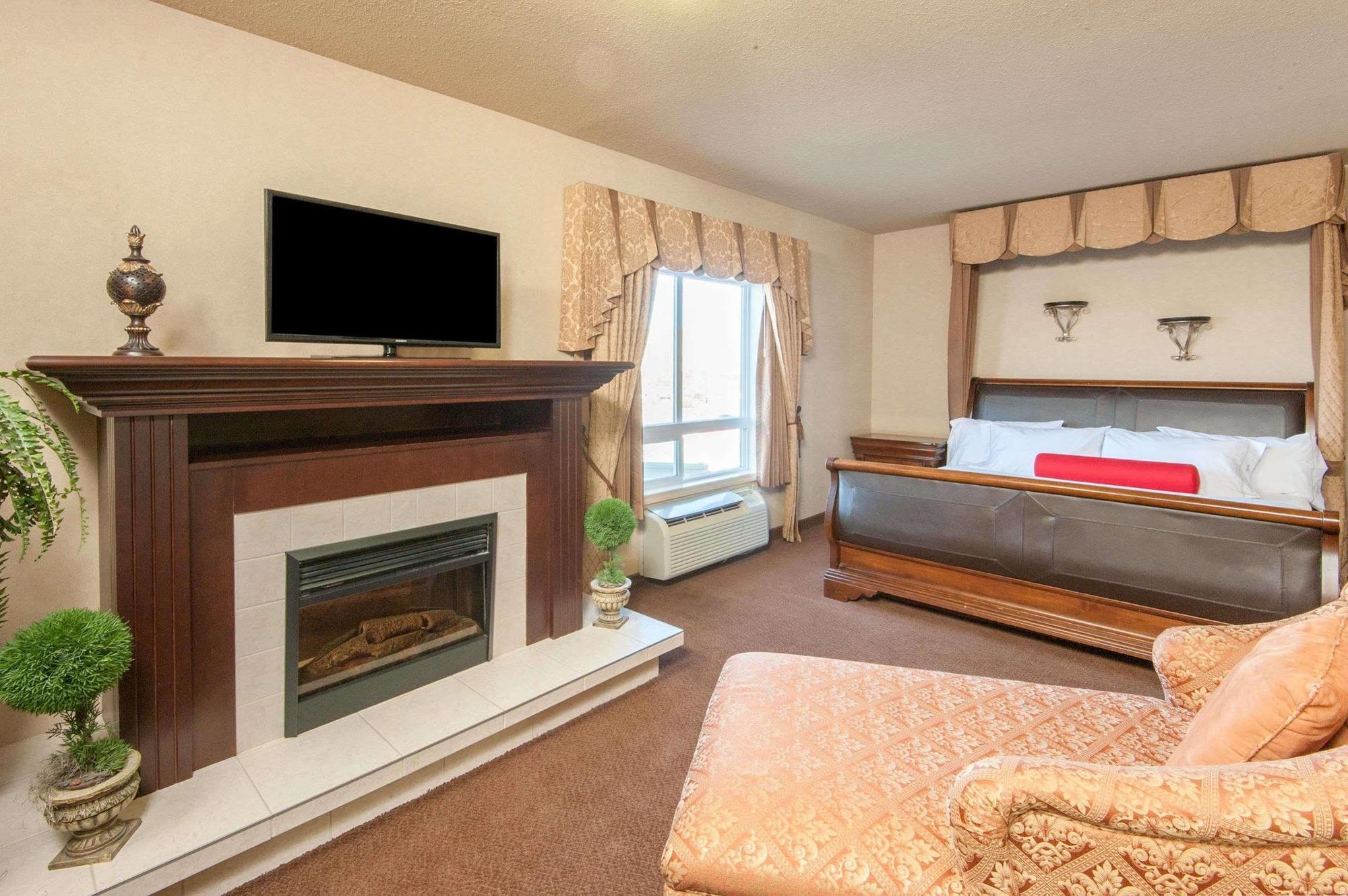 Ramada By Wyndham Drumheller Hotel & Suites Exterior foto